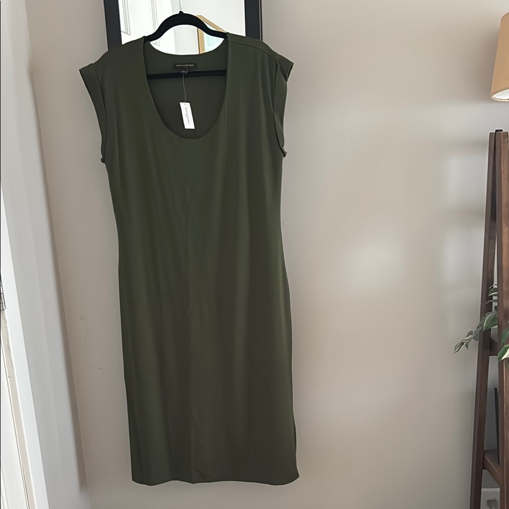 NWT Banana Republic Green Sleeveless Sheath Dress